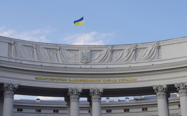 МИД Украины: страна не будет вступать в Евросоюз "наполовину"