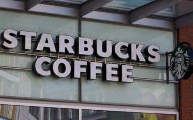 FT : американская сеть кофеен Starbucks готовится к "мегасделке"