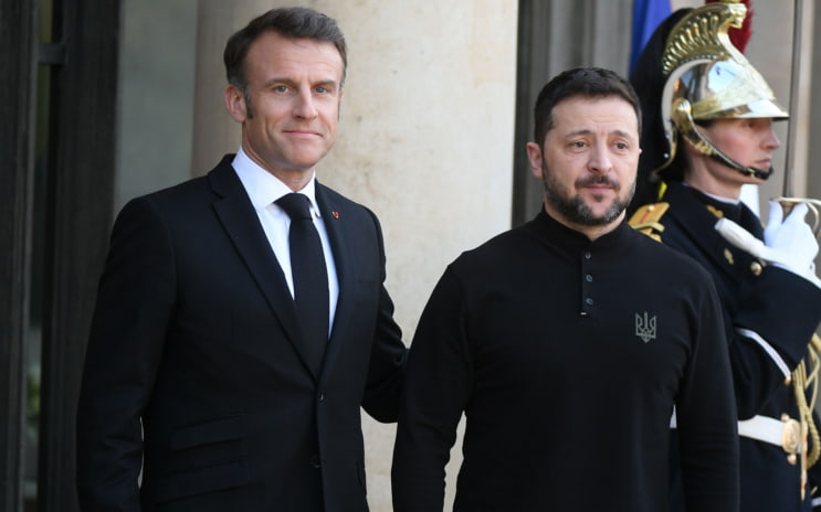 Зеленский заявил, что обсудил с Макроном сделку РФ и США по дизелю