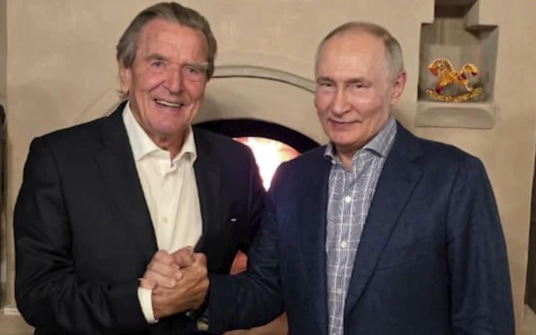 Песков заявил, что Шредера не пугает критика из-за встречи с Путиным