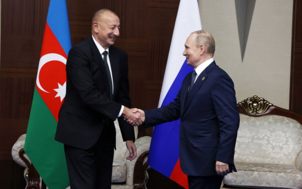 Встреча Путина с Пезешкианом и Алиевым прошла в незапланированное время