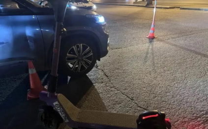 Две школьницы получили ранения в результате ДТП самоката и автомобиля в Тюмени