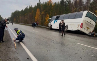 Появились кадры с места смертельной аварии с автобусом в Свердловской области