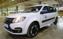 Фургон Lada Largus стал доступен по подписке в сервисе "Lada Легко"