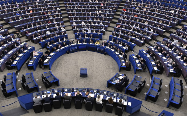 Во фракциях Европарламента идет борьба за руководящие посты