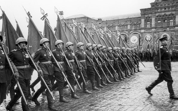 95-летний историк рассказал о своем впечатлении от Парада Победы 1945 года
