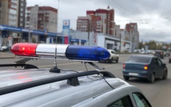 Водитель в Кирове сбил насмерть пенсионерку на переходе и сбежал после ДТП