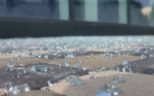 Жители поврежденного при атаке БПЛА в Балаково дома размещены в ПВР