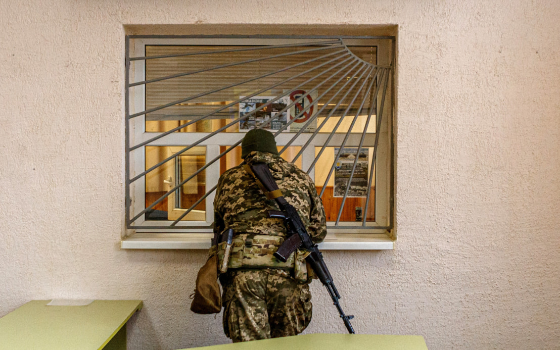 На Украине сотрудники ТЦК проводят мобилизацию в домах и на частной территории
