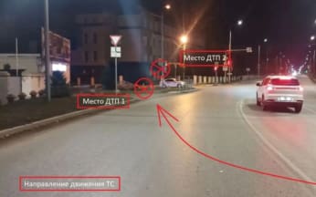 Лихач на перевернувшейся машине протаранил здание школы в Омске