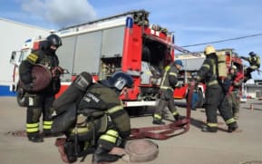 Емкость с газом разгерметизировалась во время пожара на складе в Подольске