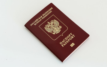 Из Европы и Канады в Россию: паспорта РФ получат 26 иностранцев