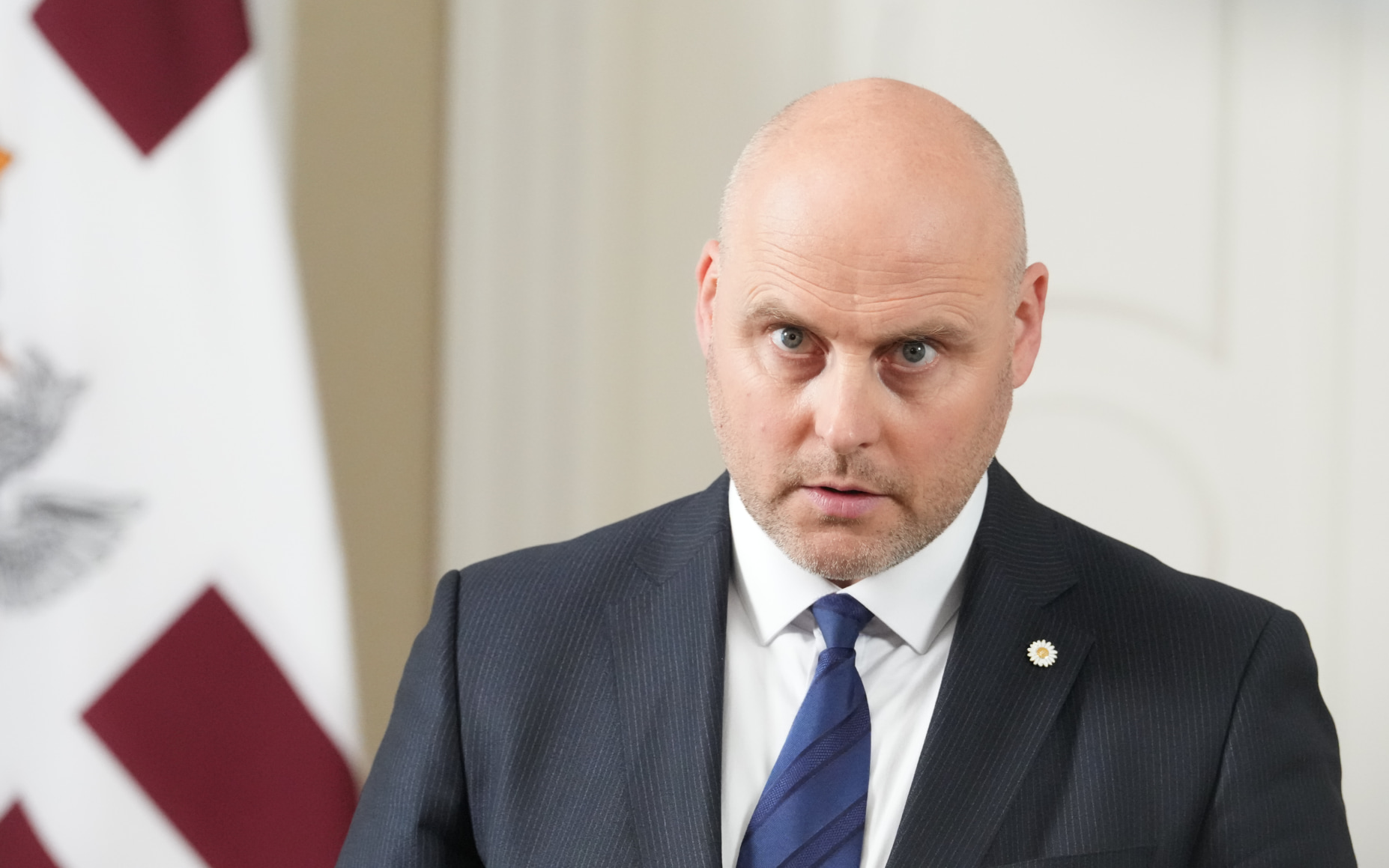 Премьер Латвии призвал ЕС помогать Киеву ради кофе и круассанов по утрам