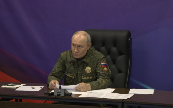Путин поручил продолжить массированные удары по объектам на Украине