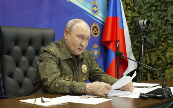 Путин встретился с военными: заявления об успехах в зоне СВО
