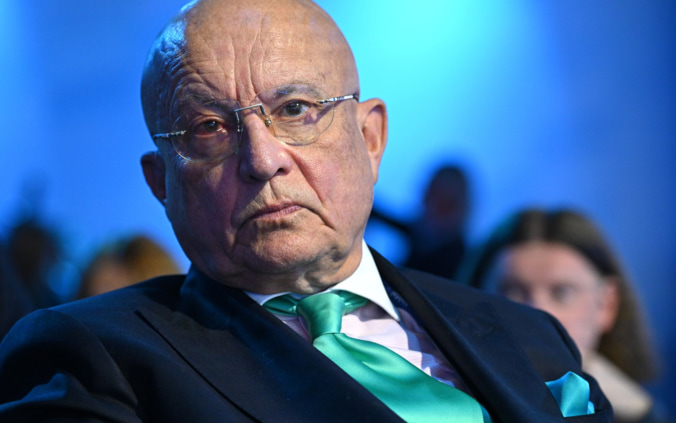 Караганов заявил, что российским туристам не нужно запрещать отдыхать в Европе