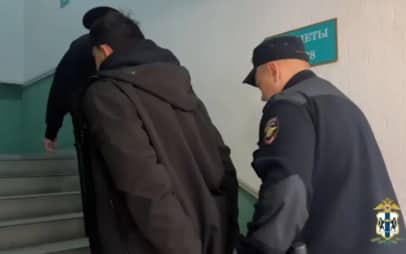 В Новосибирске спортсмен избил мужчину, на которого наехал на парковке