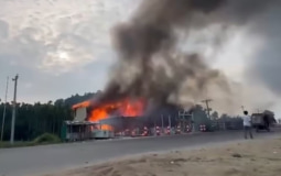 Туристы погибли при пожаре в гостинице на юге Бангладеш
