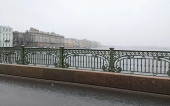 Петербуржцев призвали сократить поездки на личном транспорте на фоне атаки БПЛА