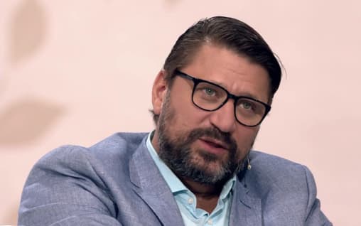 Актер Логинов рассказал о семейной атмосфере во время съемок "Счастливы вместе"