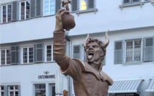 В Германии разгорелся скандал из-за статуи дьявола перед ратушей