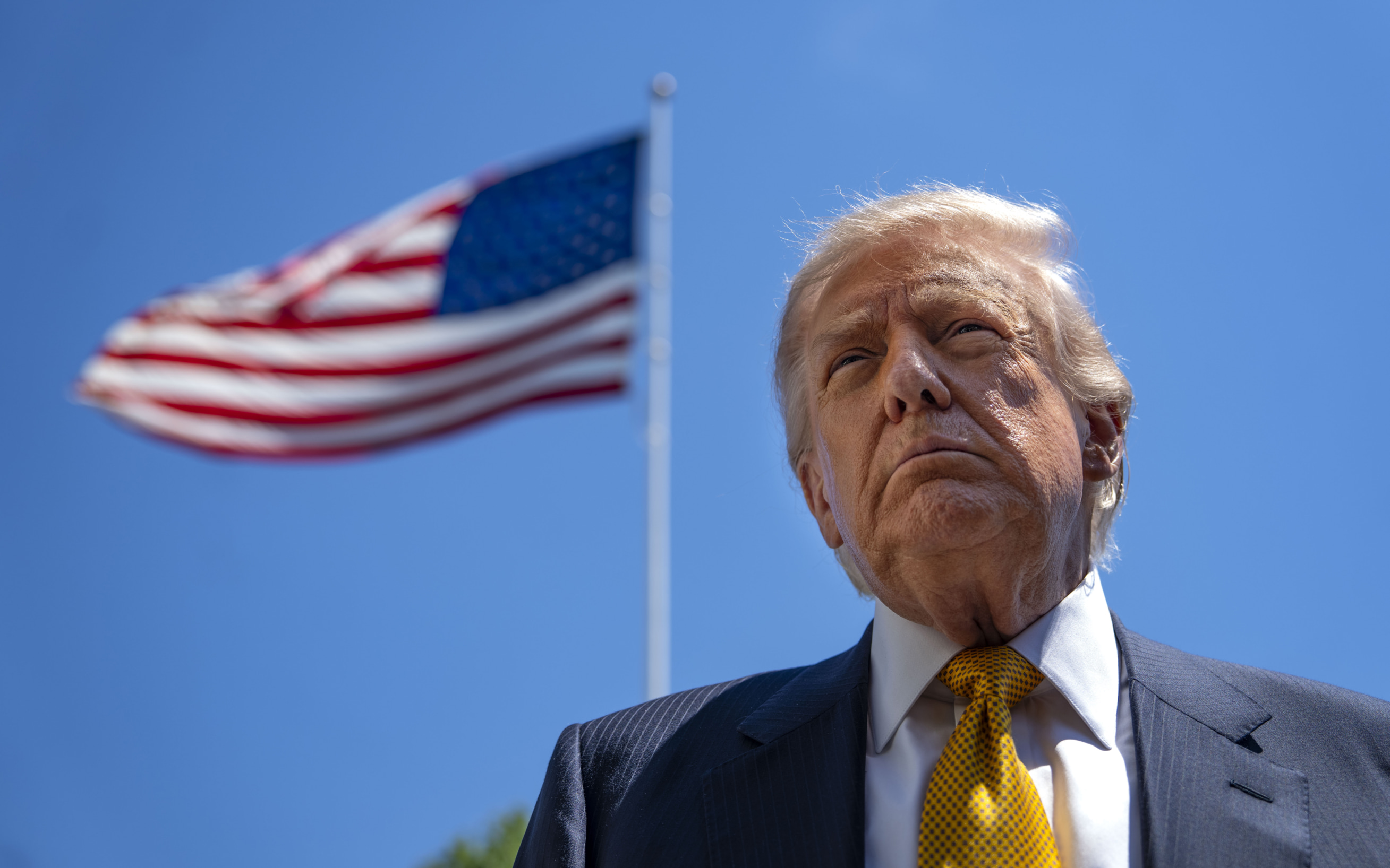 Трамп объяснил решение отложить новые санкции против России