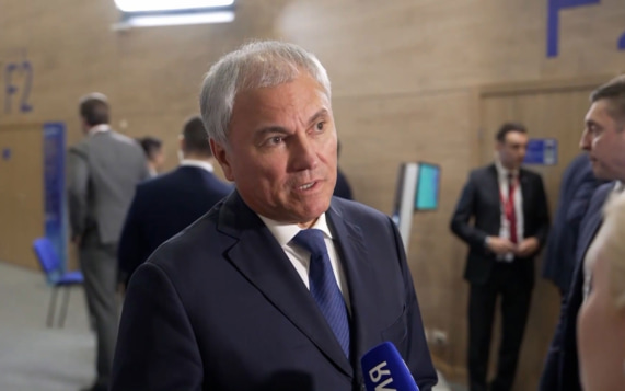 Володин назвал набранные Зеленским кредиты удавкой на шее украинцев