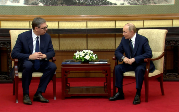 Вучич рассказал о встрече с Путиным и подаренной ему иконе