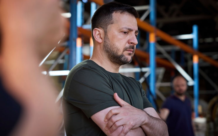 Зеленский готовится покинуть свою должность, считает журналист