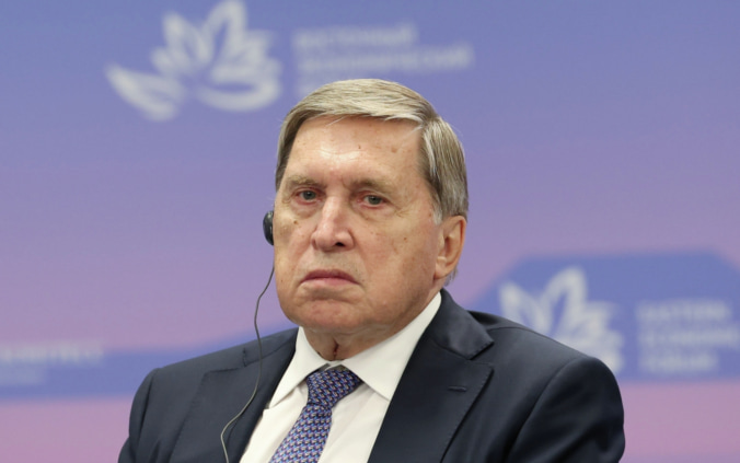 Ушаков отметил, что кризис на Украине не разрешить встречей лидеров РФ, США, КНР