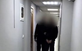 Мужчина вытолкнул из окна ростовской многоэтажки свою знакомую