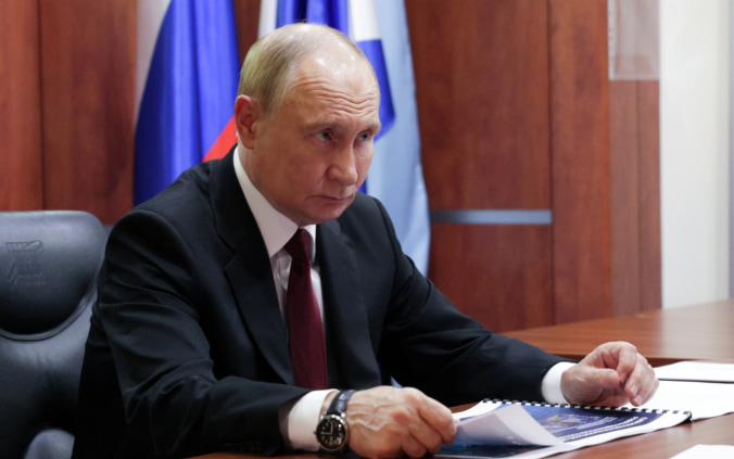 Путин: РФ стоит уделять больше внимания вопросам межнациональной политики