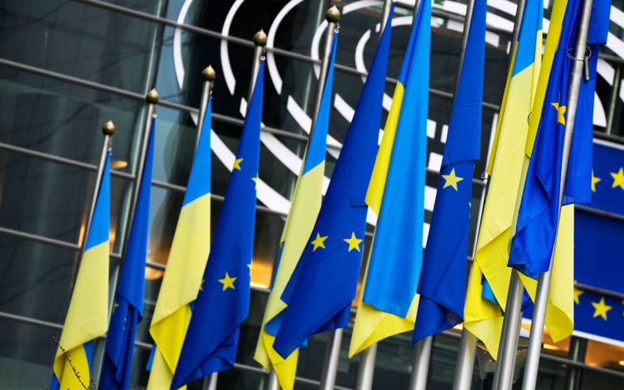 Европа будет вынуждена выпрашивать место на переговорах по Украине