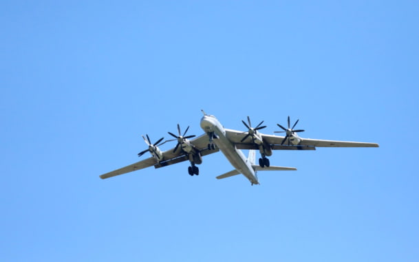 Ту-95МС ВКС РФ пролетели над нейтральными водами Берингова и Чукотского морей