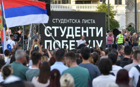 "Студенческий список" пообещал прекратить экспорт оружия из Сербии