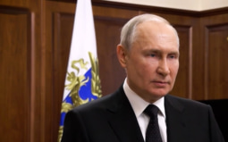 Путин рекомендовал регионам развивать каршеринг, оснащенный детскими креслами