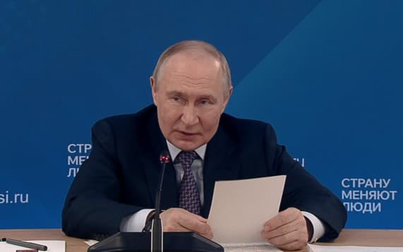 Путин: алмазная компания De Beers все больше желает сотрудничать с Россией