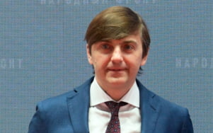 Кравцов заявил, что программы воспитания внедрены во всех школах РФ