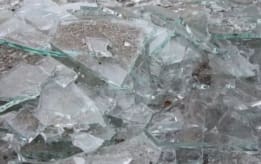 Почта, госархив и жилые дома повреждены при массированной атаке ВСУ на Луганск