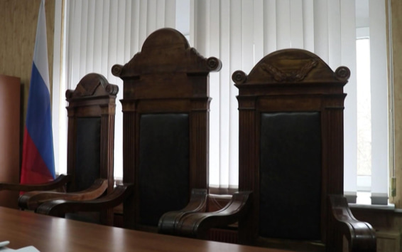 Экс-главу челябинского Роспотребнадзора и его сына будут судить за мошенничество