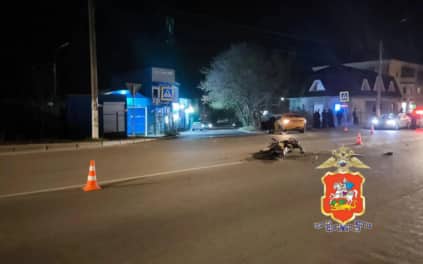 В Чехове автомобиль врезался в питбайк, пострадали двое подростков