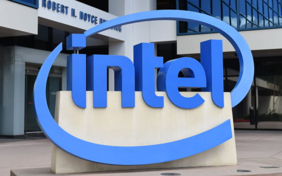 Акции Intel рухнули в цене на 22% после выхода отчетности компании