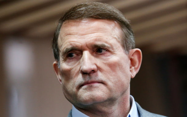 Медведчук обвинил украинские власти в попытках вытравить память о Победе