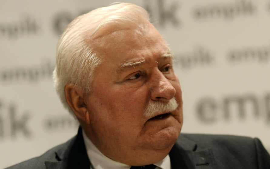 Валенса призвал "Солидарность" поддержать действия правительства Туска